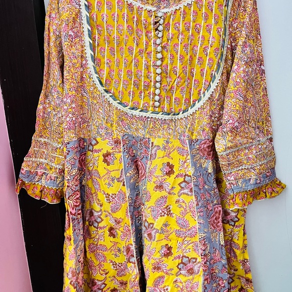 Rajasthani print 3 piece set with Gota Patti work ! - Picture 5 of 15